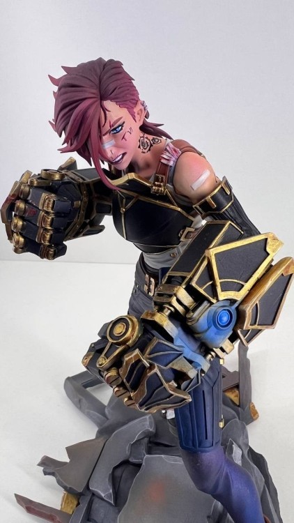 Фігурка VI League of Legends 21см ручна робота