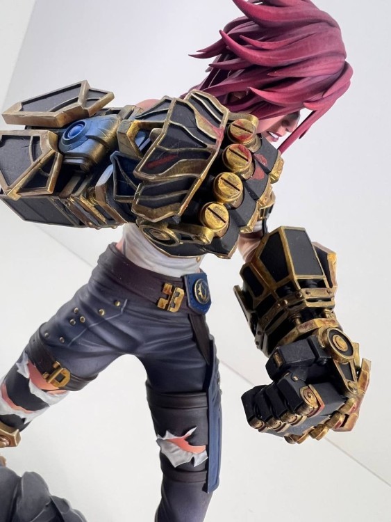 Фігурка VI League of Legends 21см ручна робота