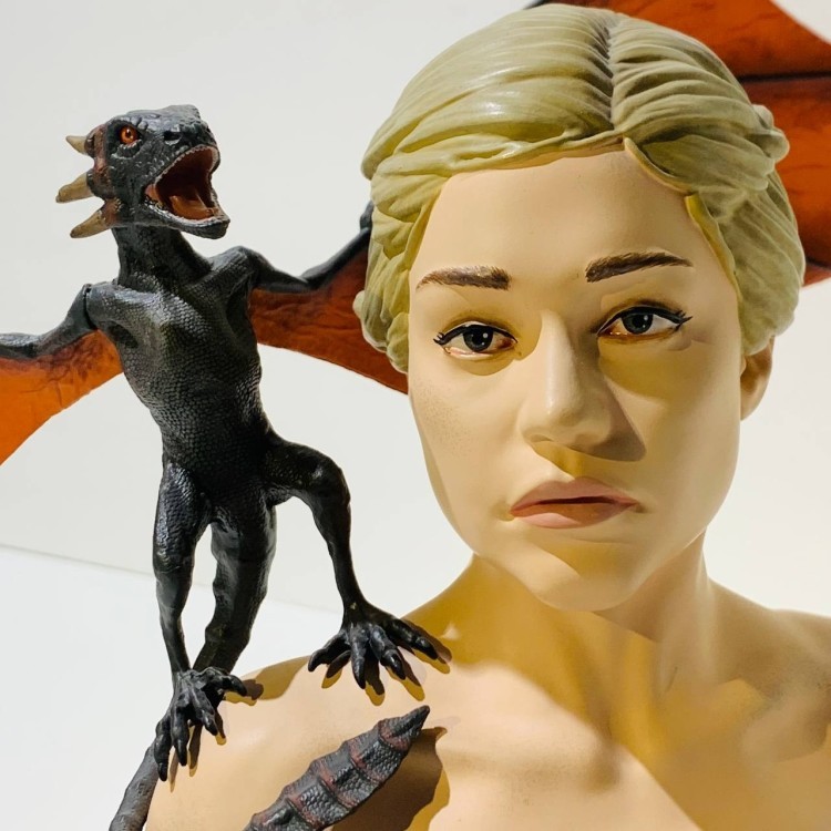 Фігурка Daenerys Bust Dark Horse Deluxe Game of Thrones Gentle Giant Studios #442