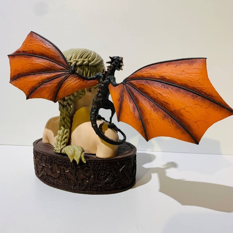 Фігурка Daenerys Bust Dark Horse Deluxe Game of Thrones Gentle Giant Studios #442